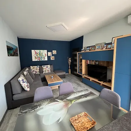 Apartmán Stylish Near Airport And Metro, Self Check-in