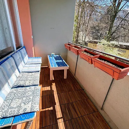 Apartmán Stylish Near Airport And Metro, Self Check-in